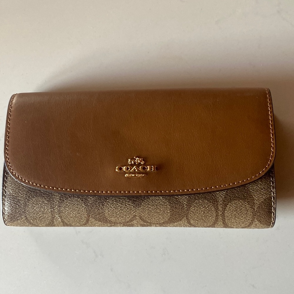 New coach billfold